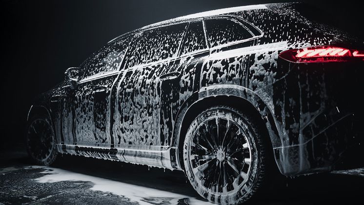 Премиальный mercedes в пене